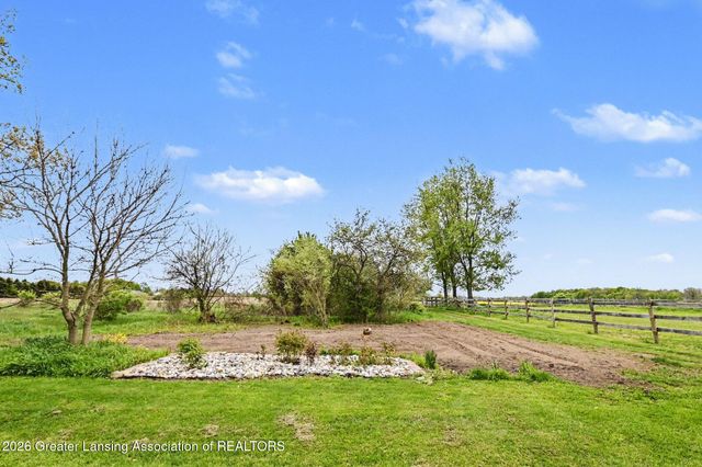 1191 W Dexter Trail, Mason, MI 48854