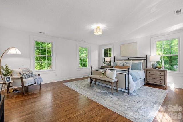 625 4th Street Drive NW, Hickory, NC 28601