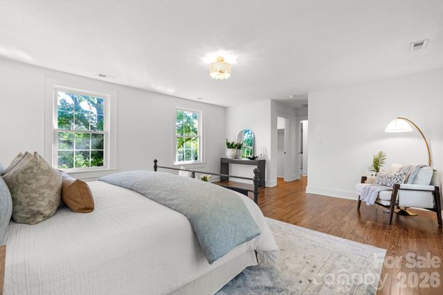 625 4th Street Drive NW, Hickory, NC 28601