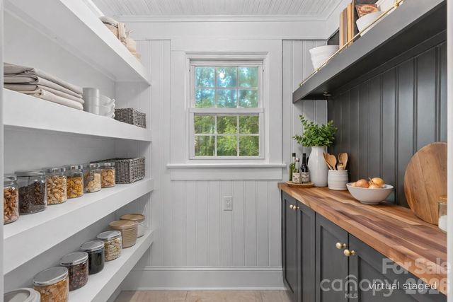 625 4th Street Drive NW, Hickory, NC 28601