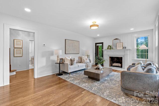 625 4th Street Drive NW, Hickory, NC 28601