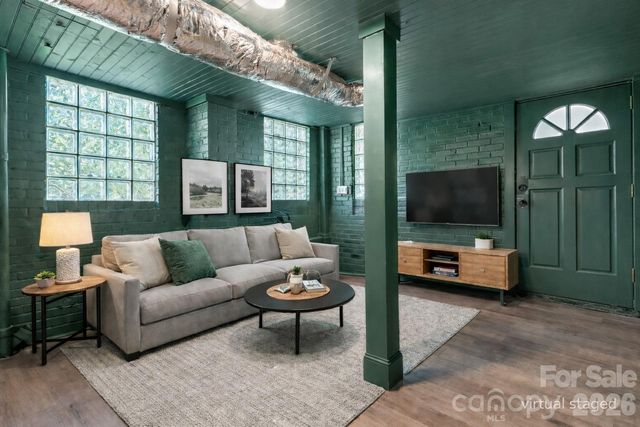 625 4th Street Drive NW, Hickory, NC 28601