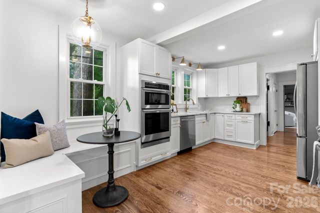 625 4th Street Drive NW, Hickory, NC 28601