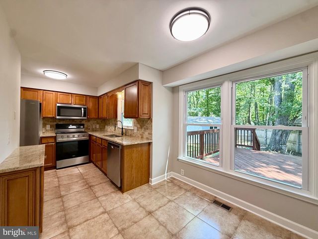 10803 HEATHERWOOD DR, Spotsylvania, VA 22553