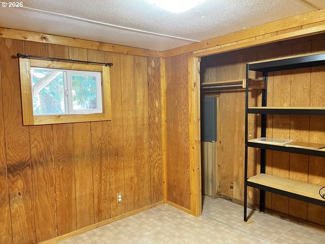 85141 Cedar Dr, Florence, OR 97439