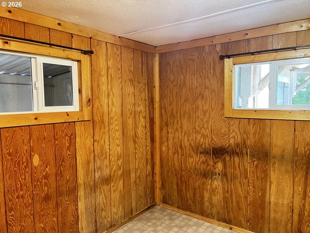 85141 Cedar Dr, Florence, OR 97439