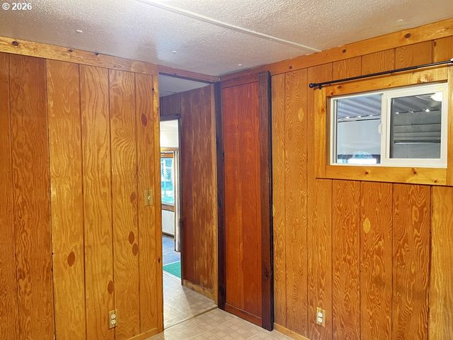 85141 Cedar Dr, Florence, OR 97439