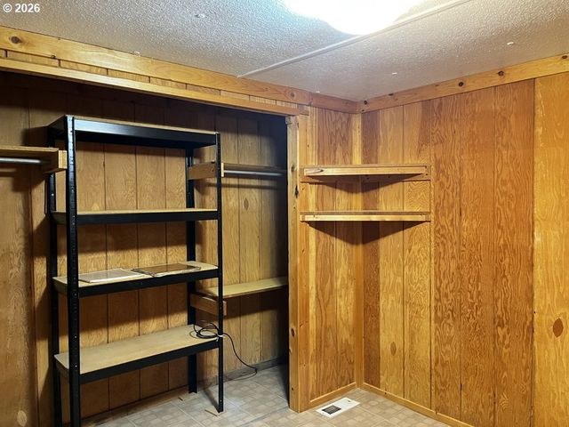 85141 Cedar Dr, Florence, OR 97439