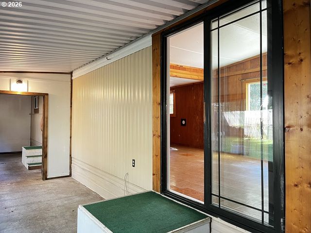 85141 Cedar Dr, Florence, OR 97439