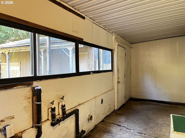 85141 Cedar Dr, Florence, OR 97439