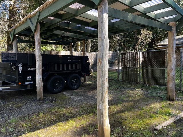 85141 Cedar Dr, Florence, OR 97439