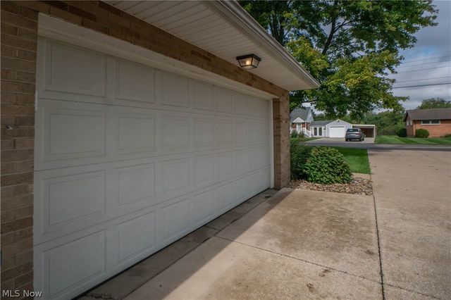 132 32nd Street SE, Canton, OH 44707