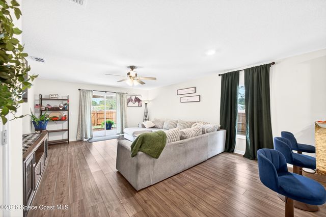 733 Walmsley Street SW, Palm Bay, FL 32908