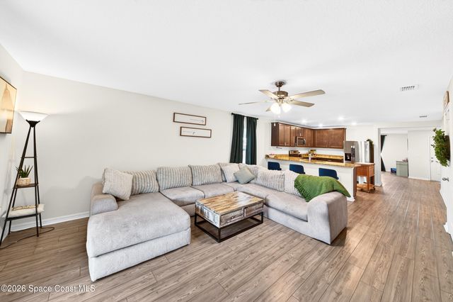 733 Walmsley Street SW, Palm Bay, FL 32908