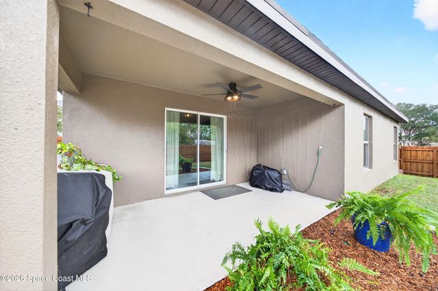 733 Walmsley Street SW, Palm Bay, FL 32908
