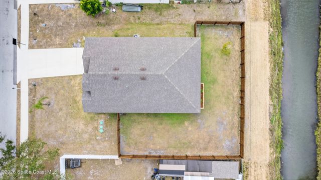 733 Walmsley Street SW, Palm Bay, FL 32908