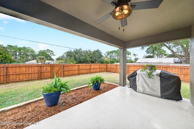 733 Walmsley Street SW, Palm Bay, FL 32908