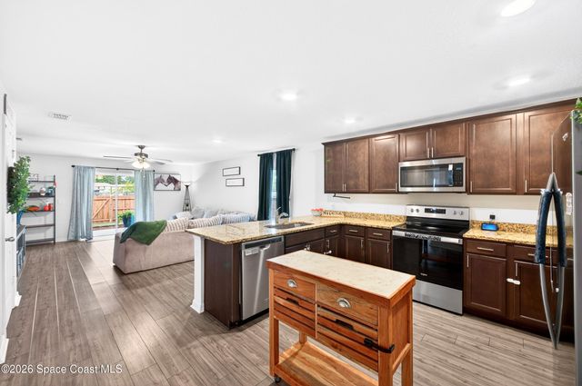 733 Walmsley Street SW, Palm Bay, FL 32908