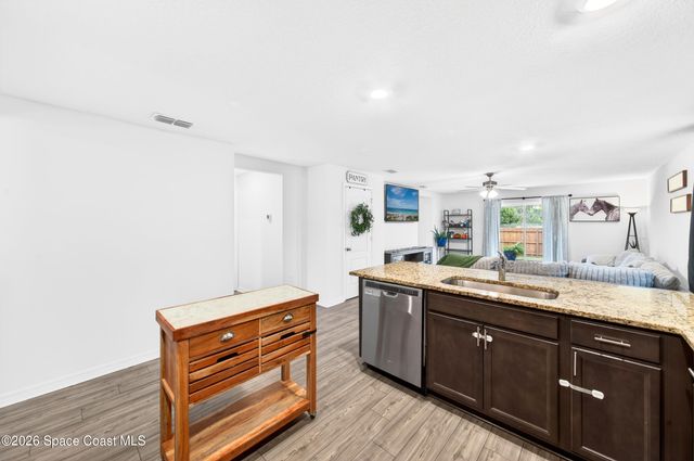 733 Walmsley Street SW, Palm Bay, FL 32908