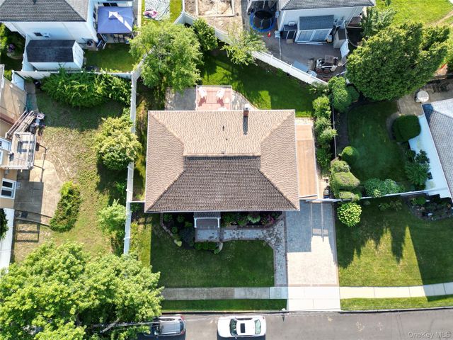 1777 Roberta Lane, Merrick, NY 11566