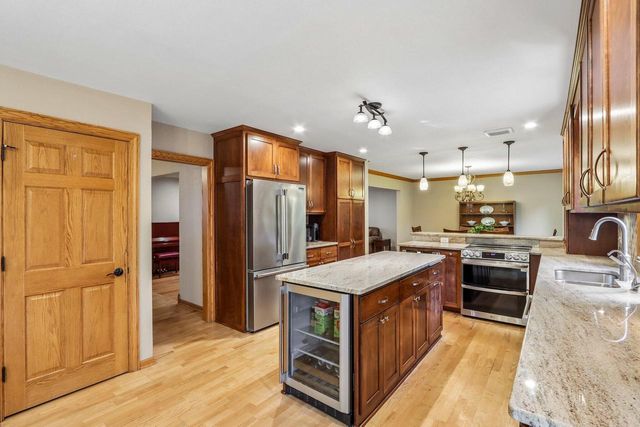 N66W31175 Chenequa CIRCLE, Hartland, WI 53029