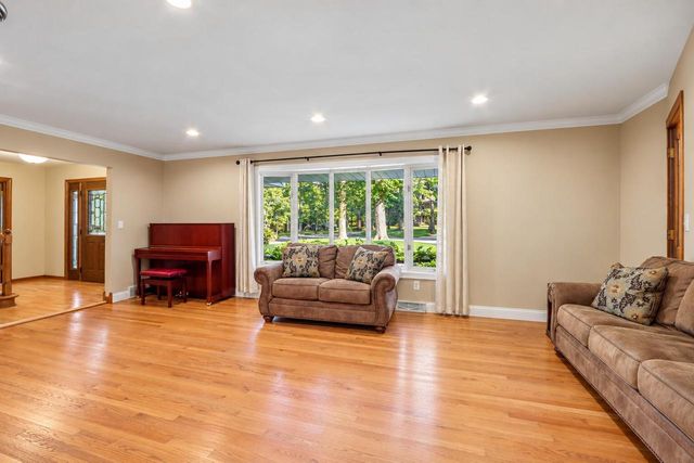 N66W31175 Chenequa CIRCLE, Hartland, WI 53029