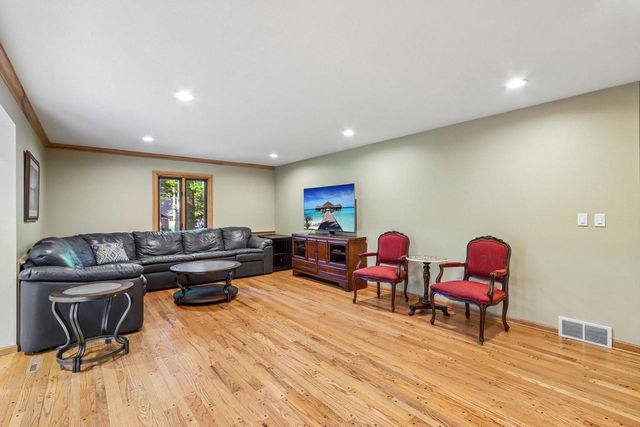 N66W31175 Chenequa CIRCLE, Hartland, WI 53029