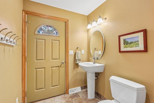 N66W31175 Chenequa CIRCLE, Hartland, WI 53029