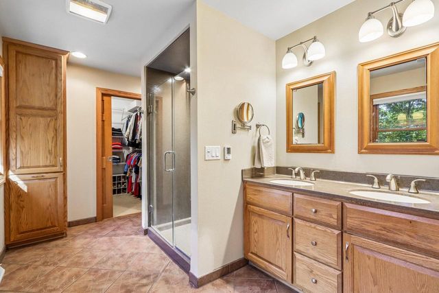 N66W31175 Chenequa CIRCLE, Hartland, WI 53029