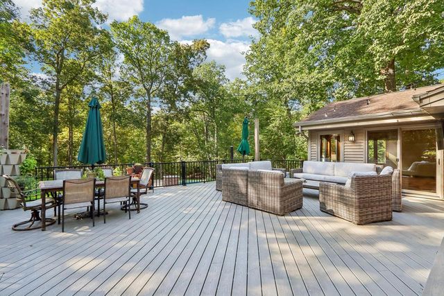 N66W31175 Chenequa CIRCLE, Hartland, WI 53029
