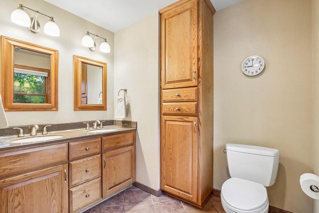 N66W31175 Chenequa CIRCLE, Hartland, WI 53029