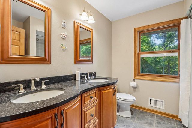 N66W31175 Chenequa CIRCLE, Hartland, WI 53029