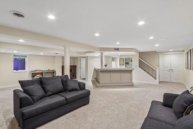 N66W31175 Chenequa CIRCLE, Hartland, WI 53029