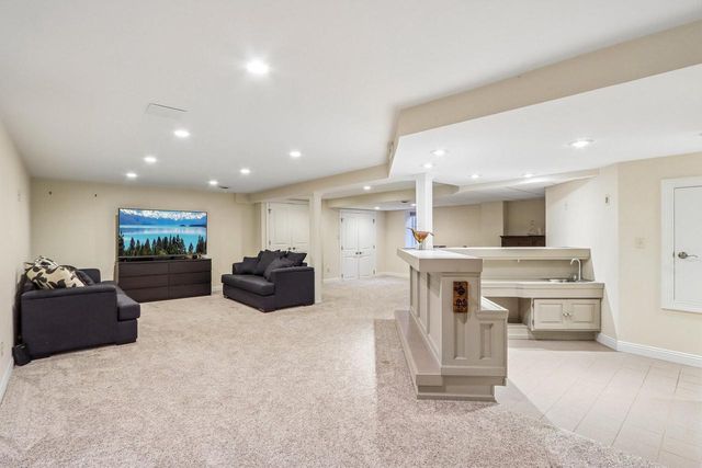 N66W31175 Chenequa CIRCLE, Hartland, WI 53029