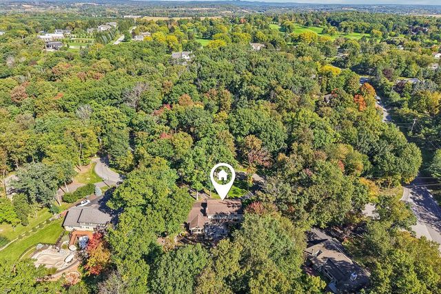 N66W31175 Chenequa CIRCLE, Hartland, WI 53029