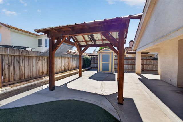 5577 W Paul Ave, Fresno, CA 93722