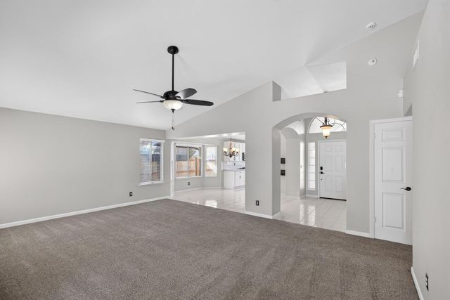 5577 W Paul Ave, Fresno, CA 93722