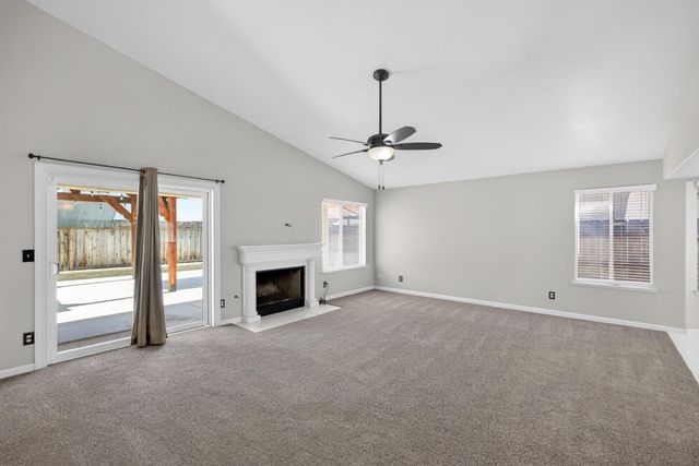 5577 W Paul Ave, Fresno, CA 93722