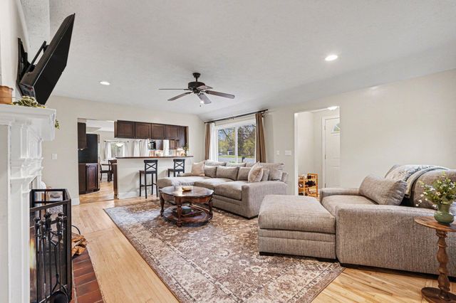 5610 Cascade Road Se, Cascade Twp, MI 49546