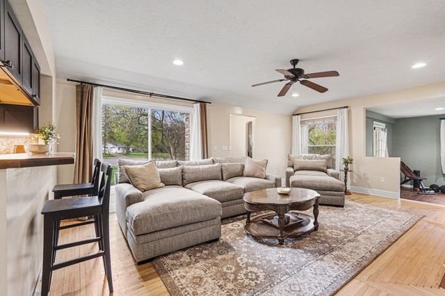 5610 Cascade Road Se, Cascade Twp, MI 49546