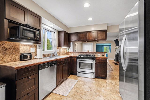 5610 Cascade Road Se, Cascade Twp, MI 49546