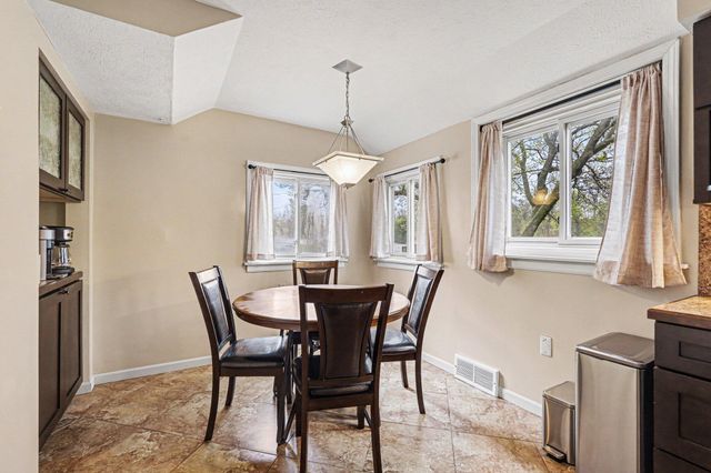 5610 Cascade Road Se, Cascade Twp, MI 49546