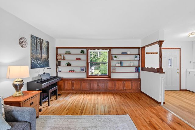 8326 Glenbrook Avenue S, Cottage Grove, MN 55016
