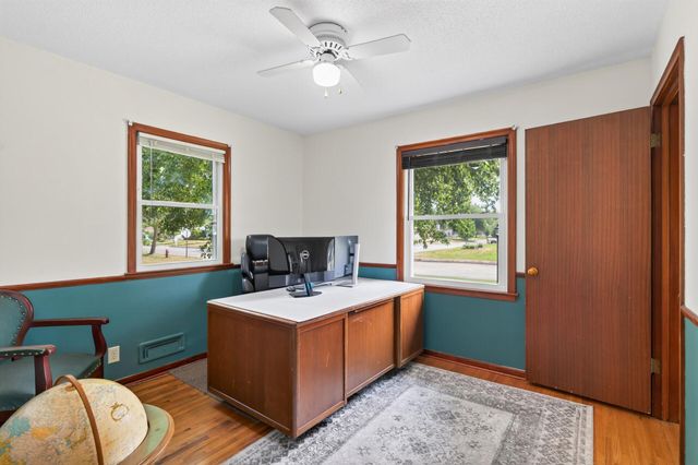 8326 Glenbrook Avenue S, Cottage Grove, MN 55016
