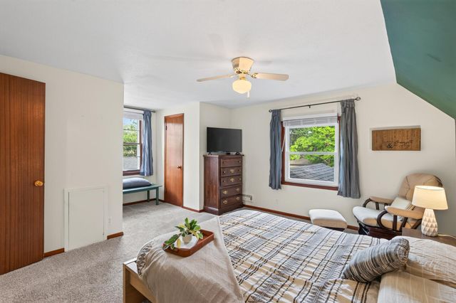 8326 Glenbrook Avenue S, Cottage Grove, MN 55016