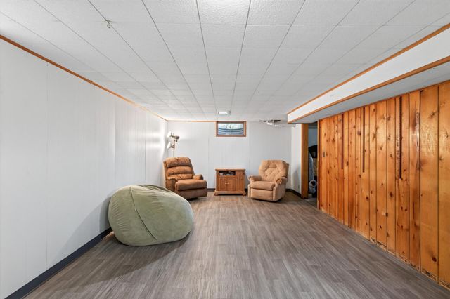 8326 Glenbrook Avenue S, Cottage Grove, MN 55016