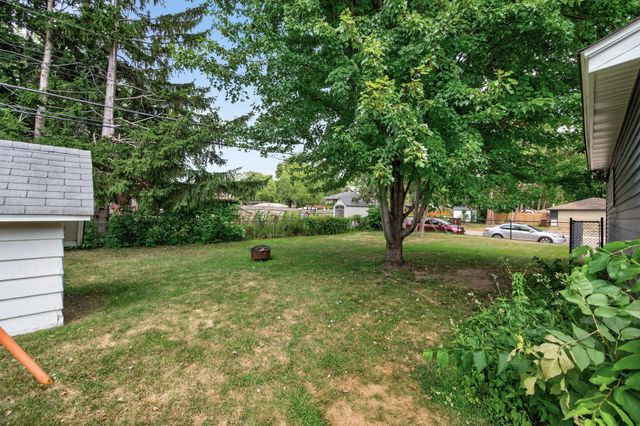 8326 Glenbrook Avenue S, Cottage Grove, MN 55016