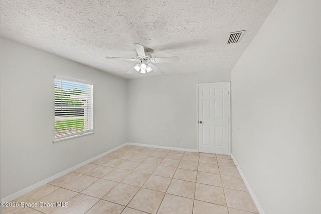 226 12th Street SW, Vero Beach, FL 32962