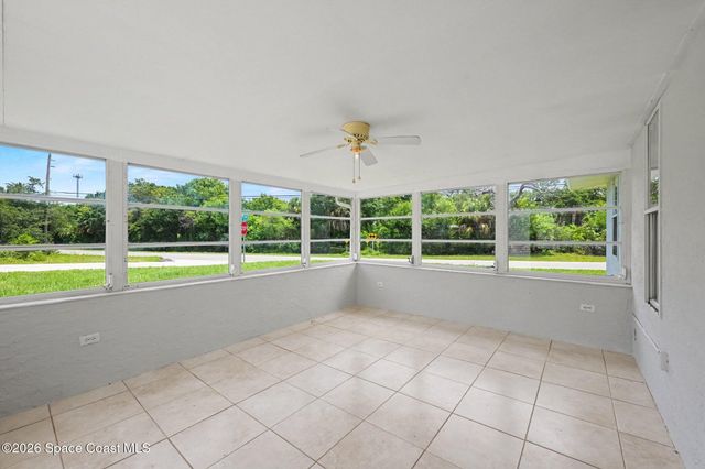 226 12th Street SW, Vero Beach, FL 32962