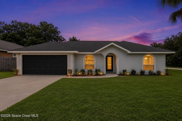 226 12th Street SW, Vero Beach, FL 32962